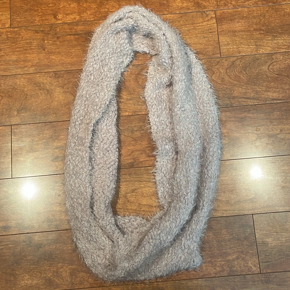 Le Chateau Infinity Scarf